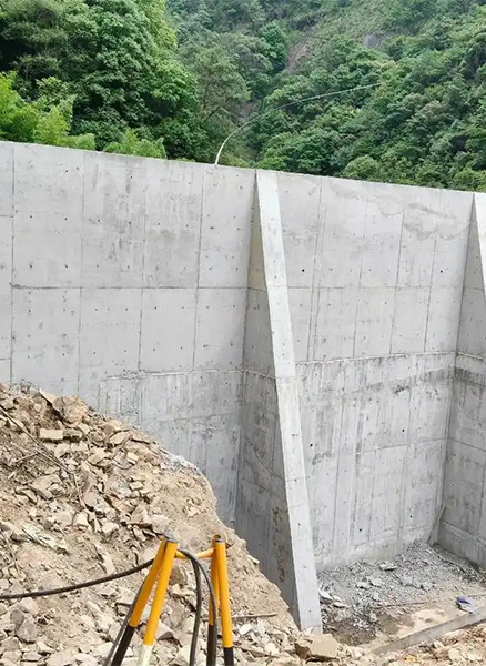 南阳社旗县重力式挡土墙